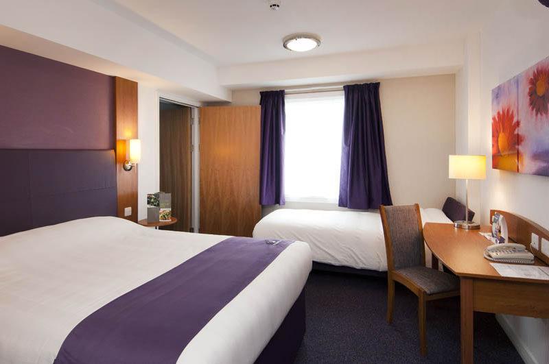 Premier Inn Glasgow Newton Mearns Dış mekan fotoğraf